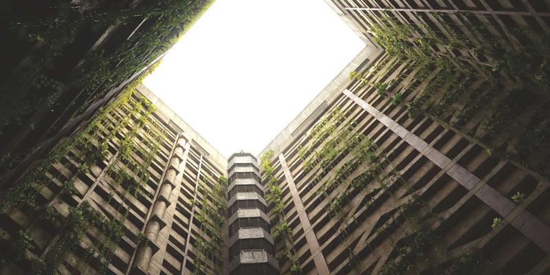 反向交易的艺术：以原油、黄金期货为例，揭秘逆周期投资逻辑