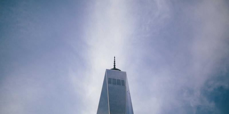 揭秘全球宏观经济意外指数：如何利用数据与市场反应的差异进行期货外汇反向交易